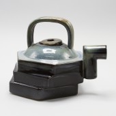 American Museum of Ceramic Art, gift of The American Ceramic Society, 2004.2.5.ab