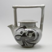 American Museum of Ceramic Art, gift of The American Ceramic Society, 2004.2.20.ab